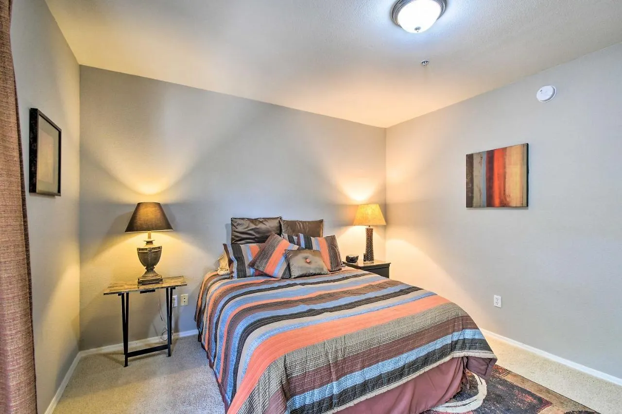 Resort-Style Scottsdale Condo - Pet Friendly! 0*,  USA